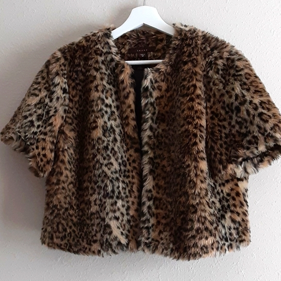 Fever Jackets & Blazers - Fever Faux Fur Leopard-Print Cropped Open-front Jacket size M